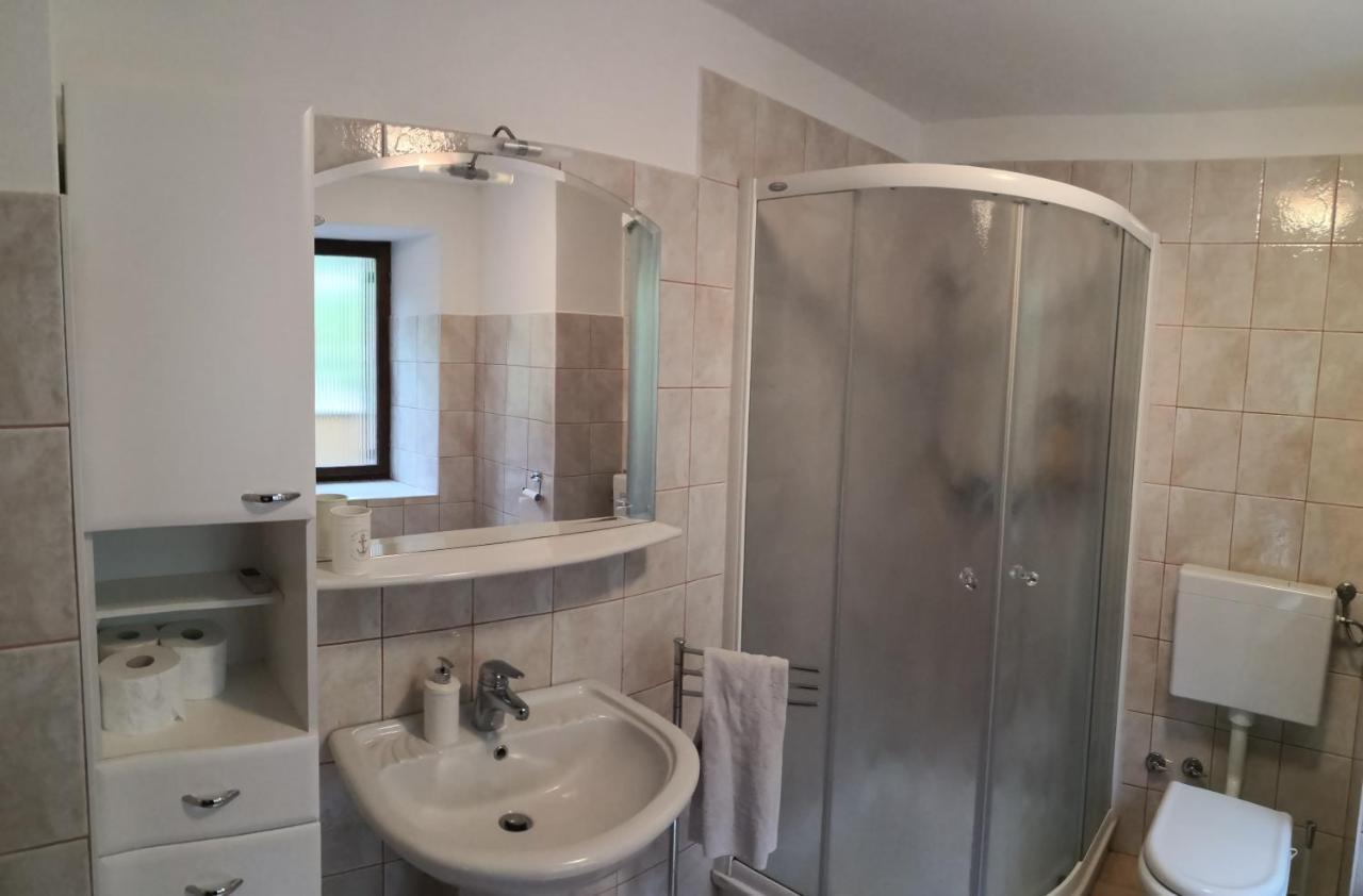 Apartma Logar โคบาริด ภายนอก รูปภาพ