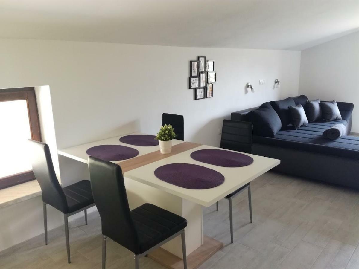 Apartma Logar โคบาริด ภายนอก รูปภาพ