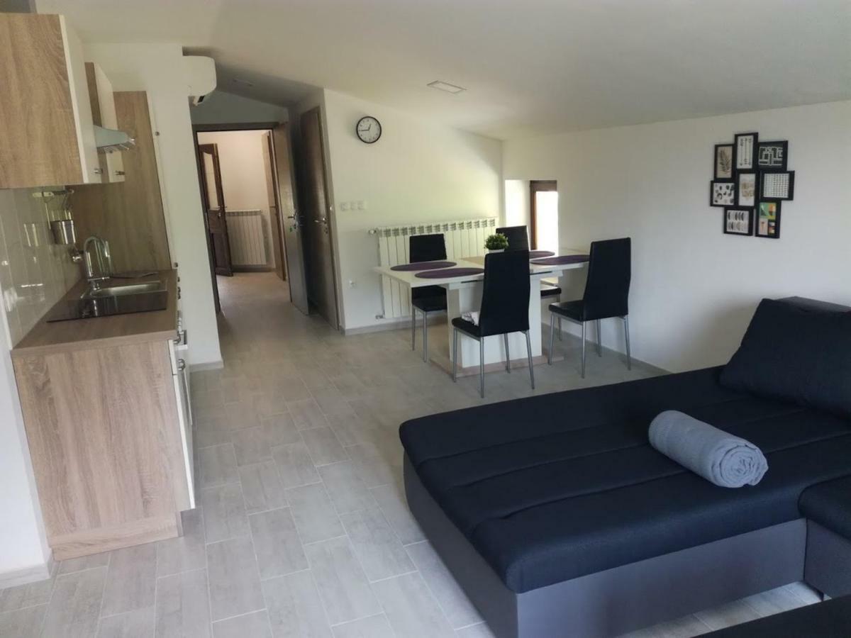Apartma Logar โคบาริด ภายนอก รูปภาพ