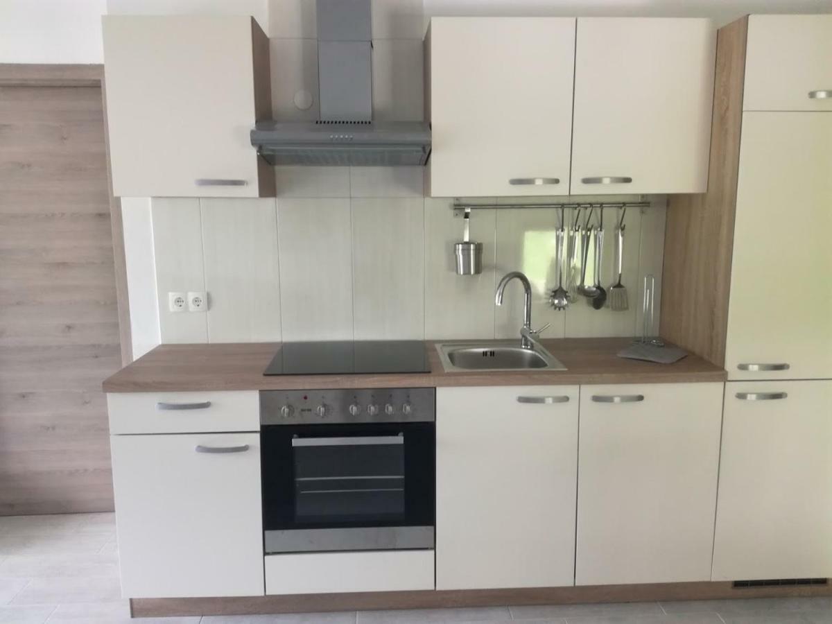 Apartma Logar โคบาริด ภายนอก รูปภาพ
