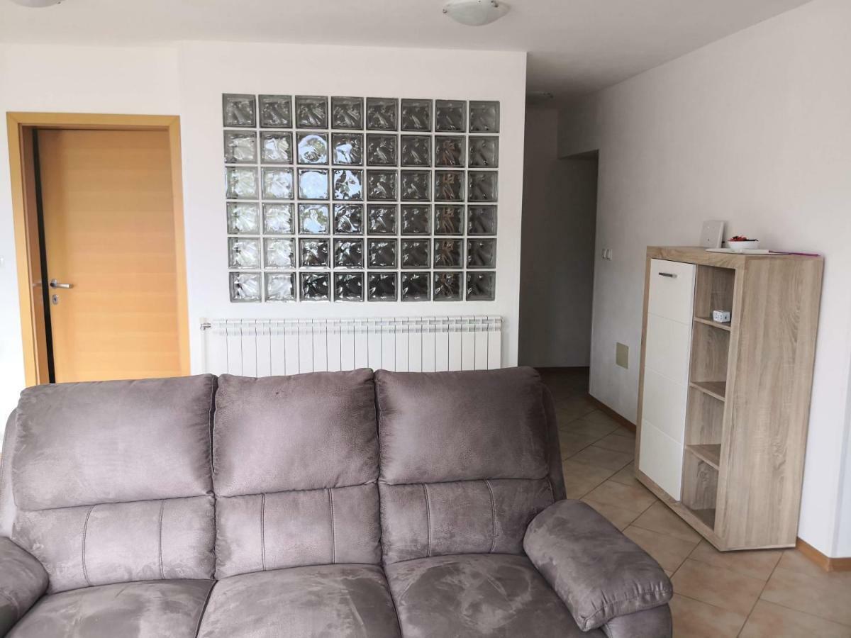 Apartma Logar โคบาริด ภายนอก รูปภาพ