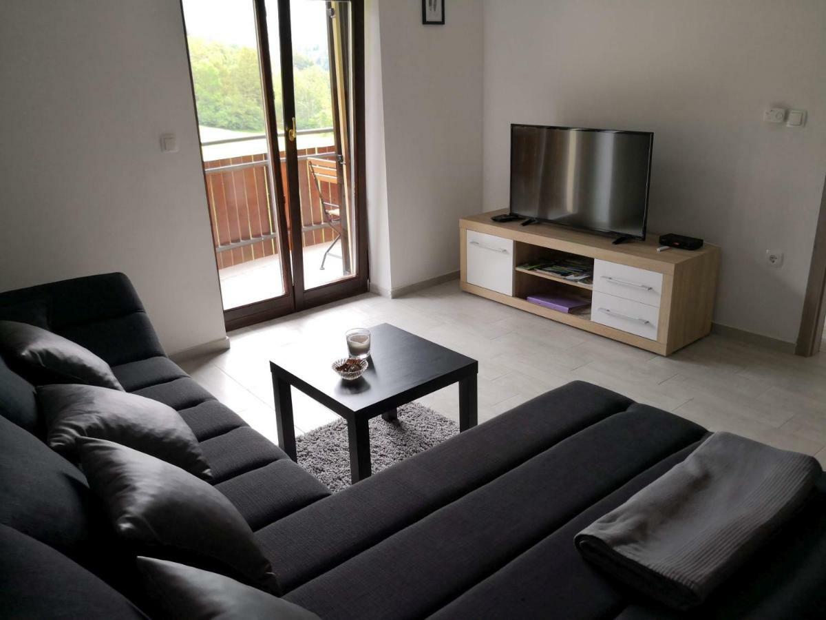Apartma Logar โคบาริด ภายนอก รูปภาพ